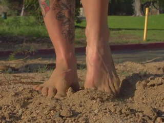 Renee's terrific oily feet n soles